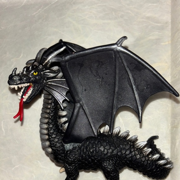 Schleich Knight Dragon Black Silver Special Model 72057 - Picture 3 of 7